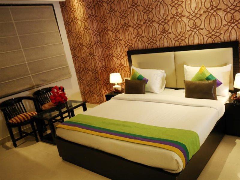 Hotel B Continental Delhi  Exterior foto