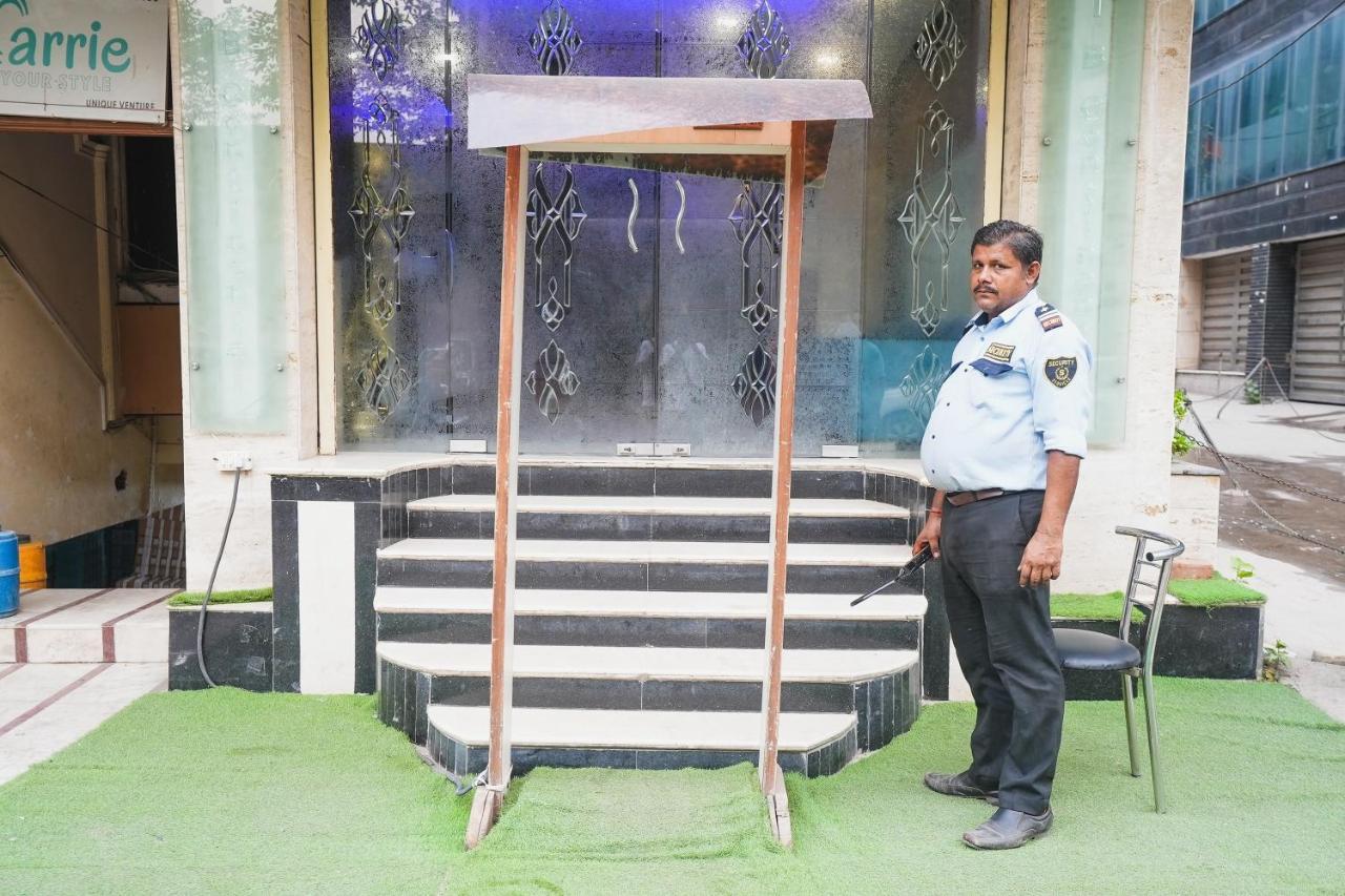 Hotel B Continental Delhi  Exterior foto
