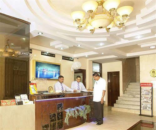 Hotel B Continental Delhi  Interior foto